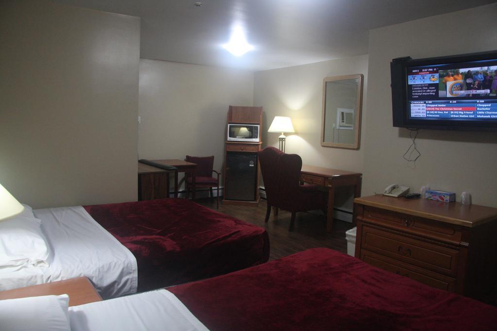 American Plaza Motel Лондон Екстериор снимка