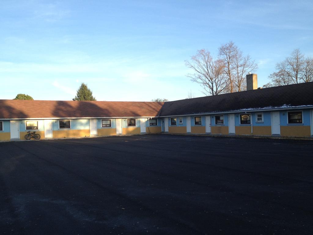 American Plaza Motel Лондон Екстериор снимка