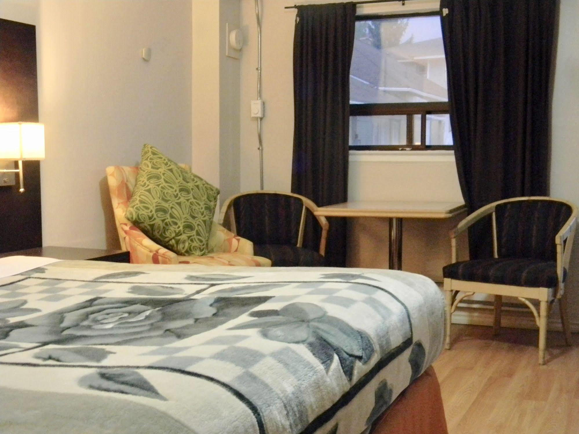 American Plaza Motel Лондон Екстериор снимка