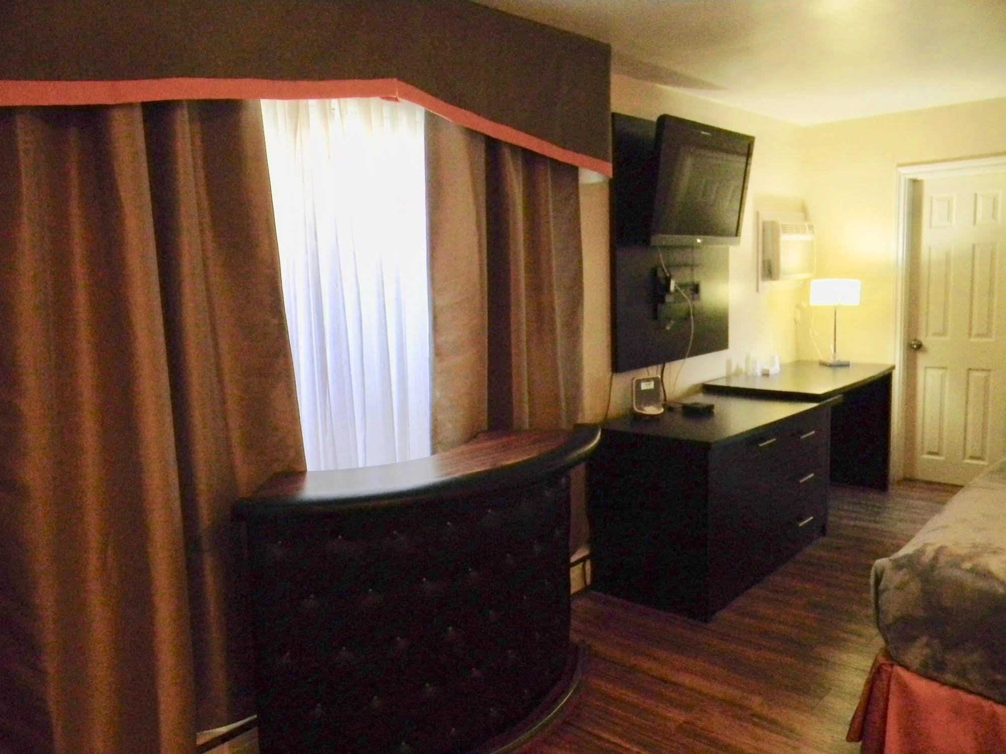 American Plaza Motel Лондон Екстериор снимка